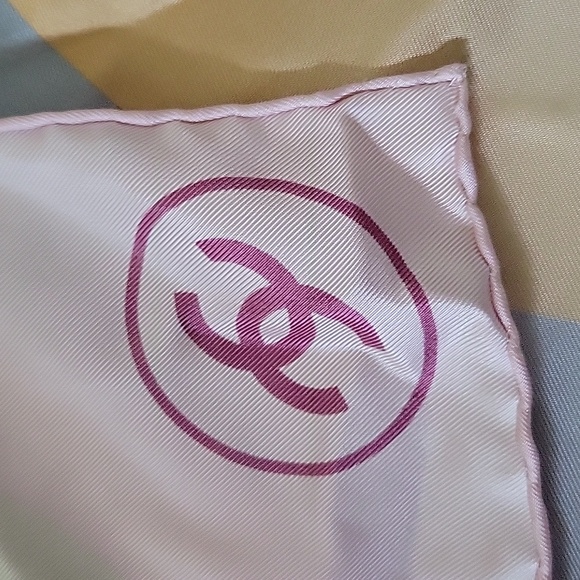 Made in Italy CHANEL 100% Silk Scarf - Picture 6 of 11